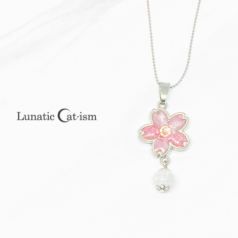 【ルナティックキャットイズム】シェルピンクの桜ネックレス～クラック水晶