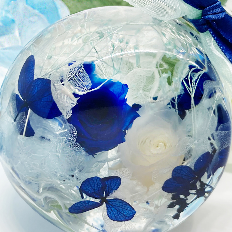【ルナティックキャットイズム】青薔薇 白薔薇 ハーバリウム ネコ瓶ボトル～本物の薔薇が２輪 ギフト 結婚祝いitem_image_3