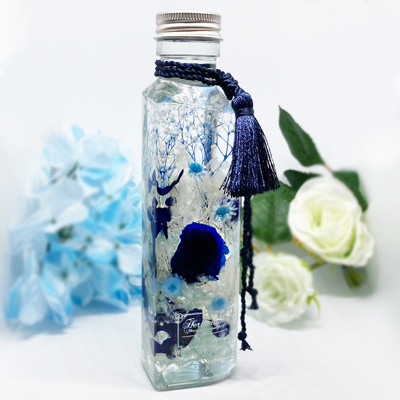【ルナティックキャットイズム】青薔薇 ハーバリウム ハート型ボトル～本物の薔薇が１輪 ギフト 結婚祝い